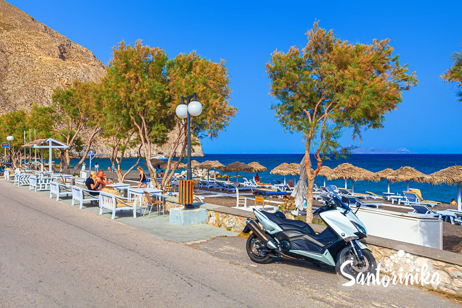 Villa Nektaria sobe sa terasom blizu crne plaže, Perisa, Santorini