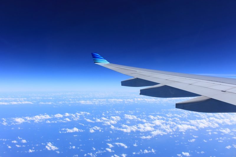 Avion Turkish Airlines na pisti aerodroma Morava u Kraljevu spreman za let za Antaliju
